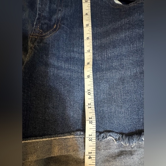 EUC Gap Denim Shorts (32) - Picture 9 of 9